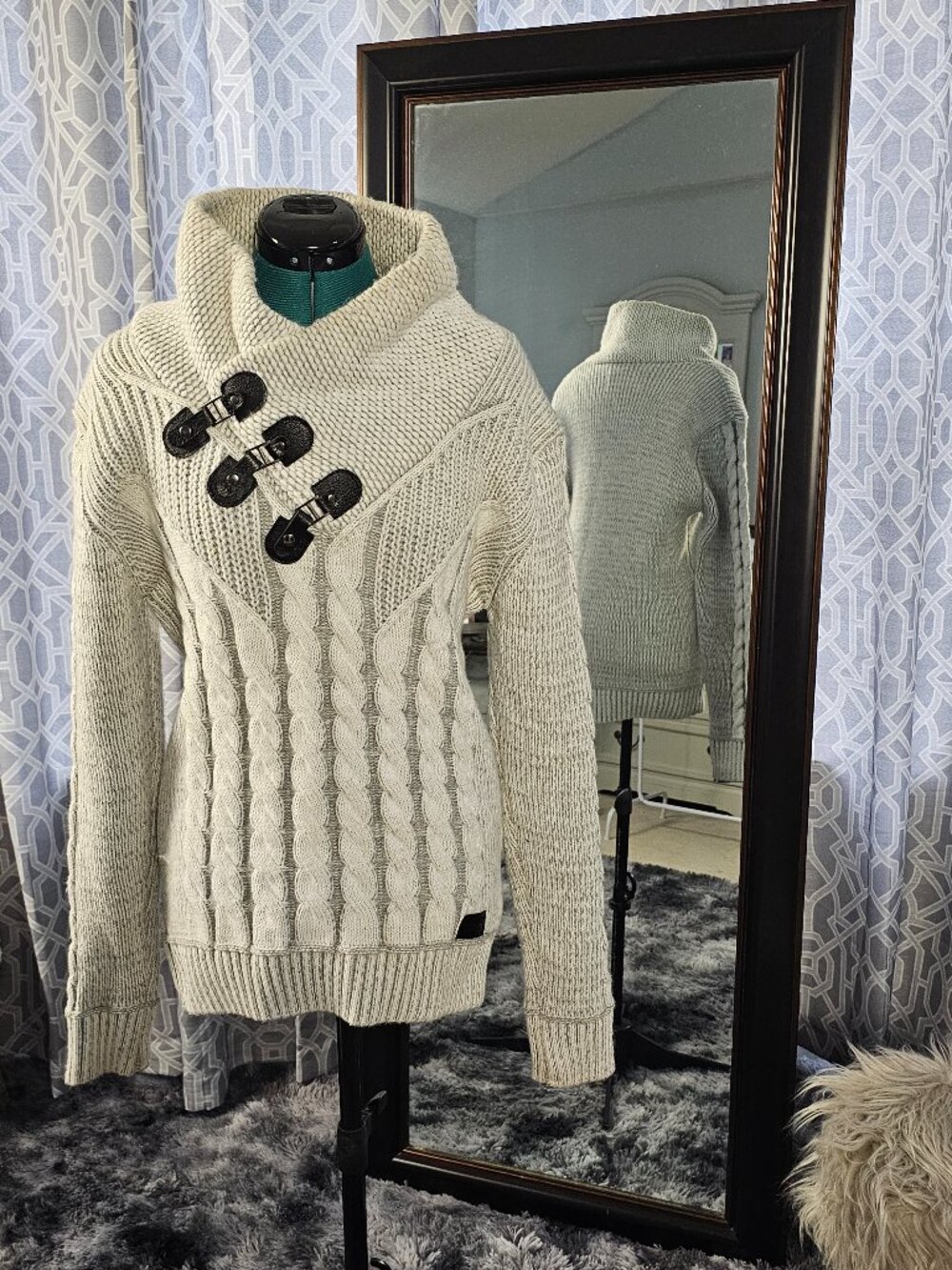 CR Black Edition Prime Sweater, Size L